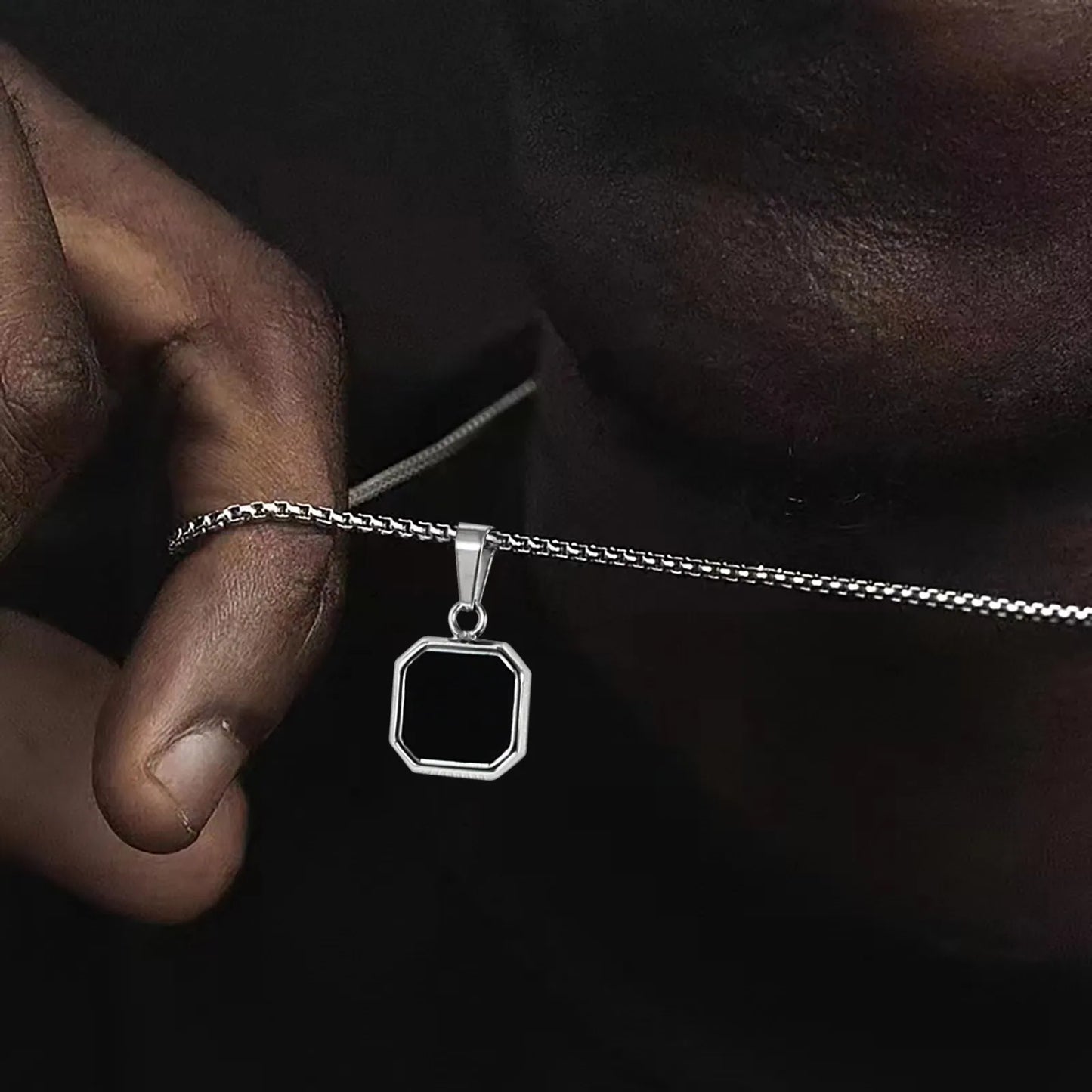 Colares casuais de esmalte preto para homens, colar com pingente quadrado de aço inoxidável à prova d'água, colar masculino simples da moda, presente de joia